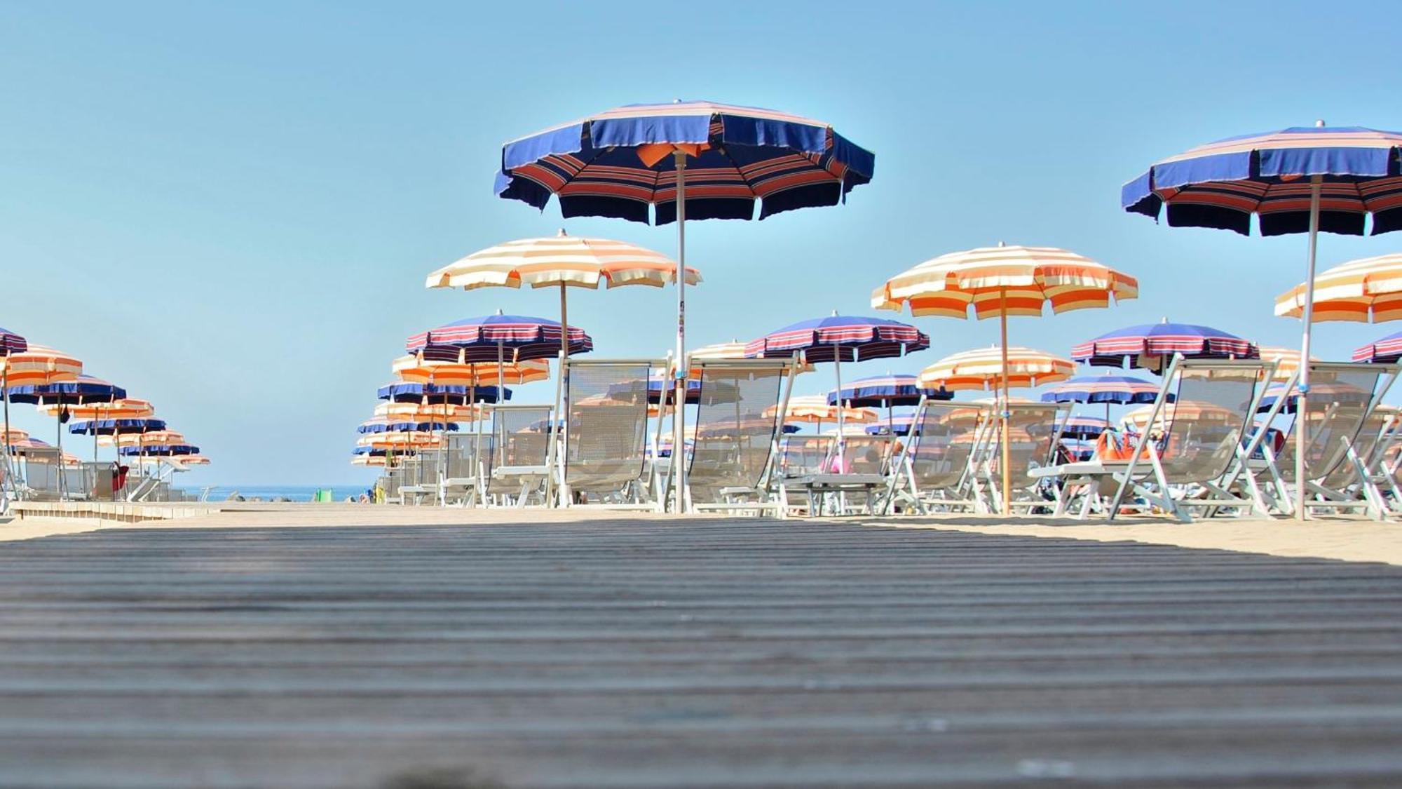 Campeggio Italia Marina di Massa Bagian luar foto