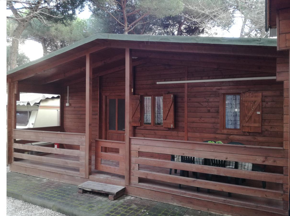 Campeggio Italia Marina di Massa Bagian luar foto